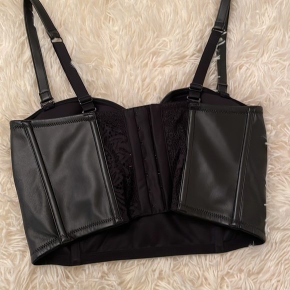 Victoria's Secret size 34DD  leather like top / bra - Picture 2 of 2